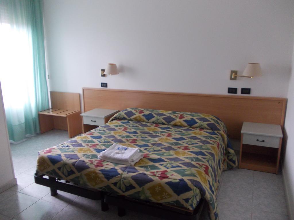 Hotel Scacco Rosso Sant'Egidio alla Vibrata Camera foto