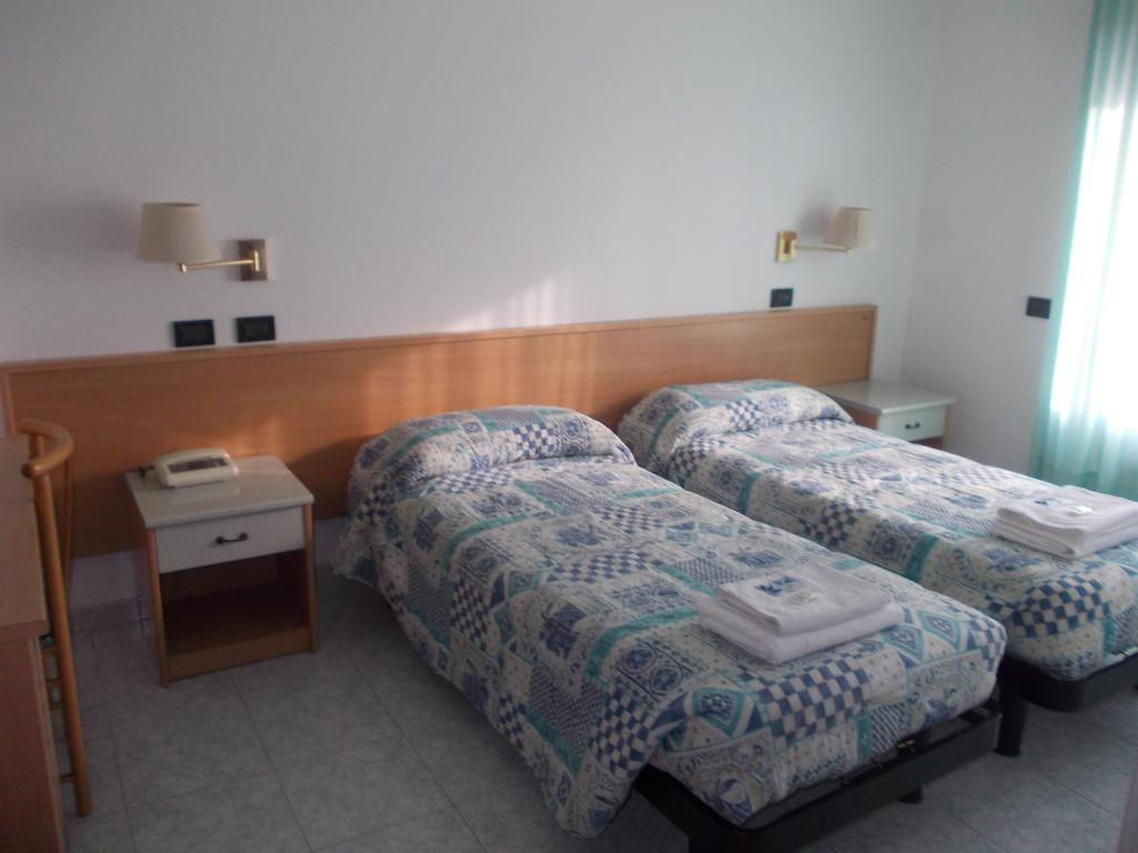 Hotel Scacco Rosso Sant'Egidio alla Vibrata Camera foto
